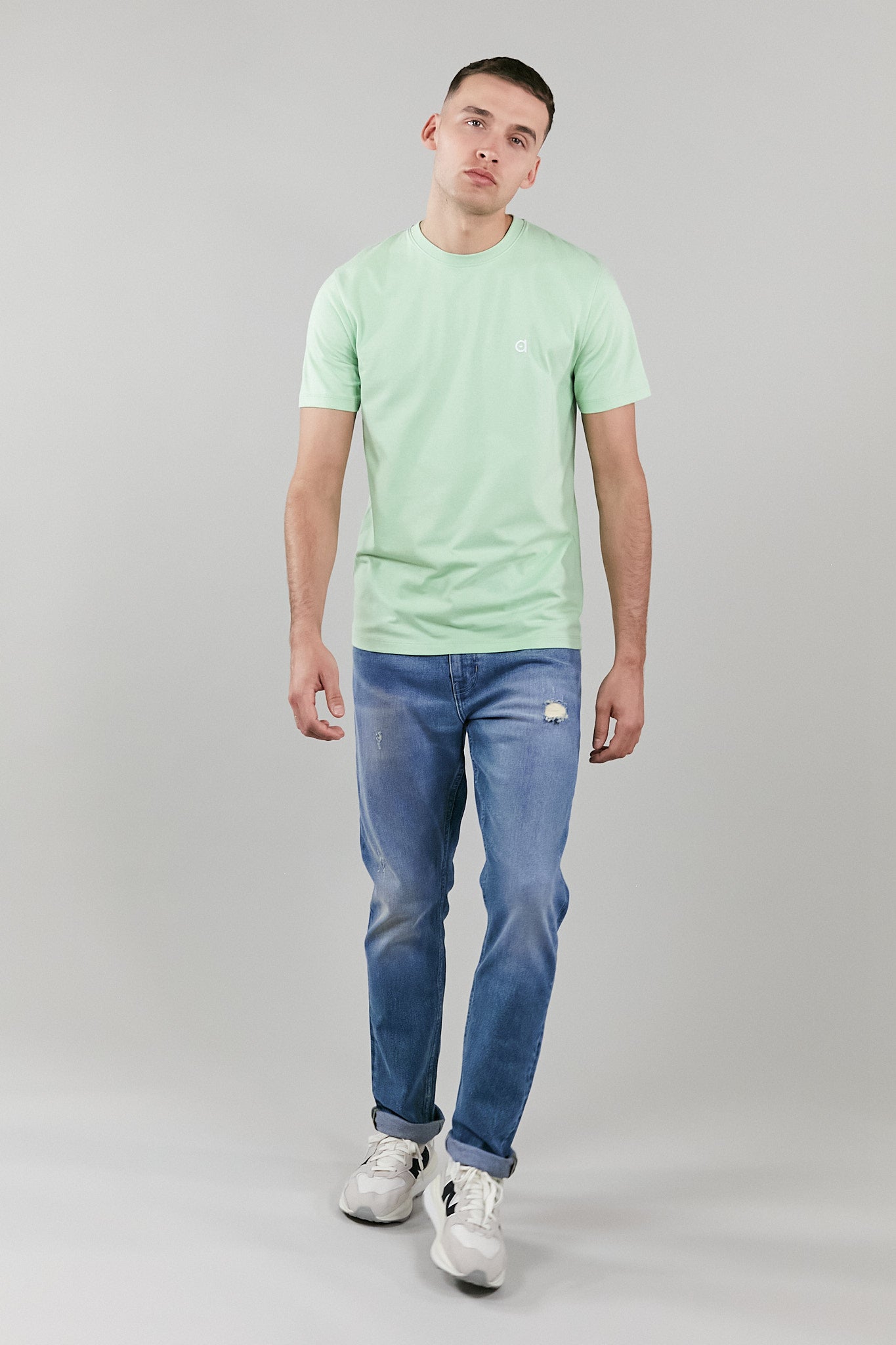 Men's Light Green T-Shirt Crafted from 100% Organic Cotton for a Low Carbon Footprint